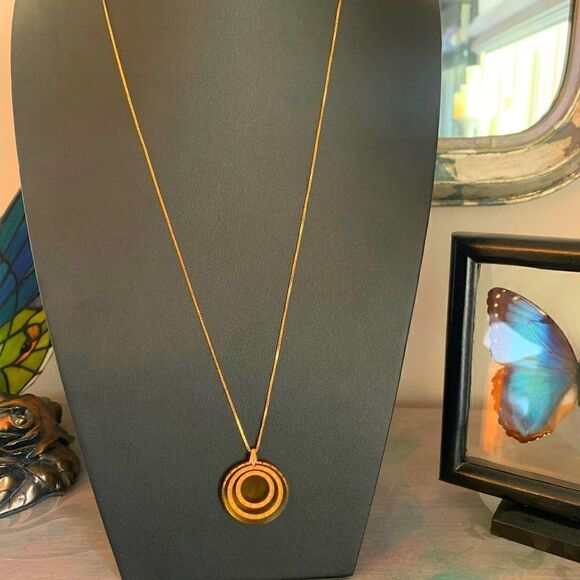 Unique Triple Circle Lucite pendant, in Gold, Vintage, Stamped - Picture 2 of 5